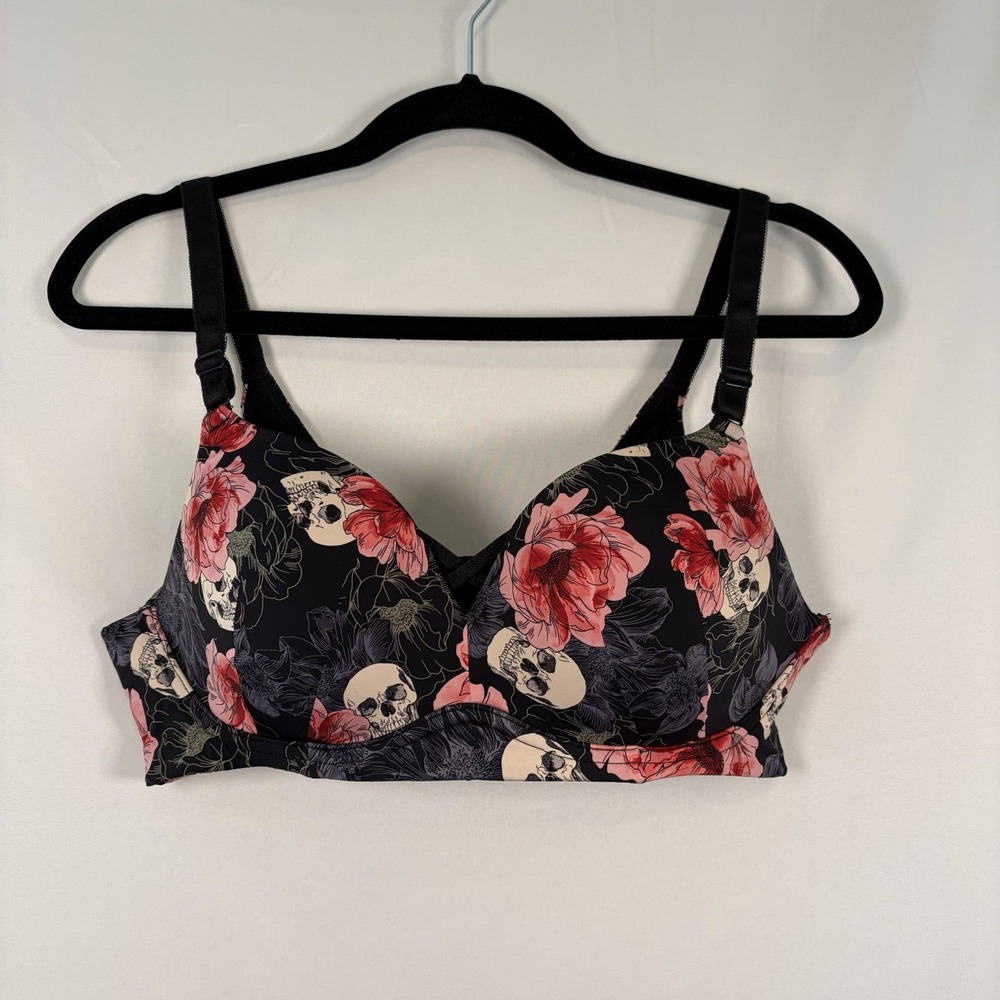 Torrid Curve 38C Bra 360 Back Smoothing Wire Free Push Up Plunge Goth Skulls